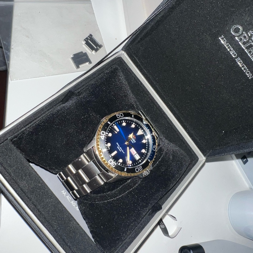 Like new with original everything Orient Mako USA 2 42 MM